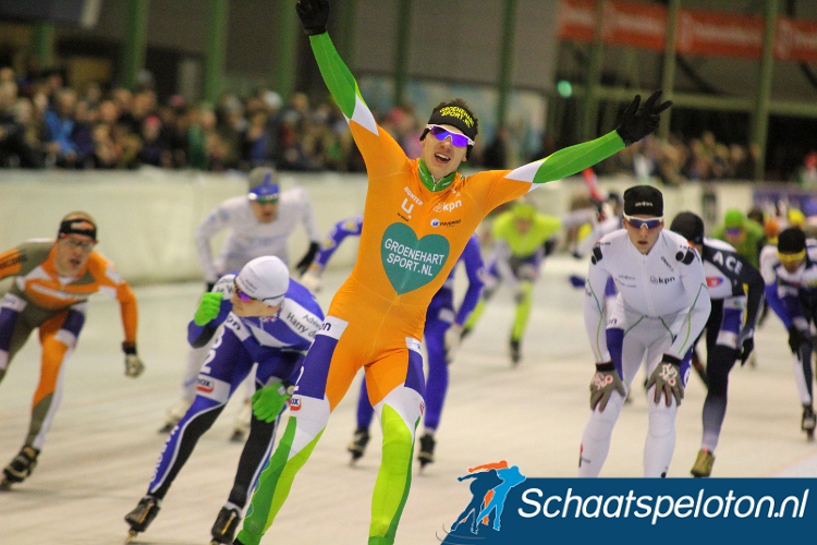 Thom van Beek mag juichen als winnaar in Enschede, ook Luc ter Haar viert zijn tweede plek.