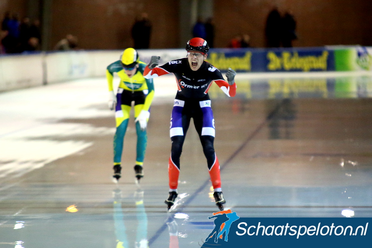 Tijs van der Steen mag juichen, hij heeft zojuist de derde KPN Marathon Cup gewonnen.