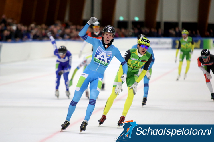 Bob de Vries won afgelopen seizoen de eerste marathon op het ijs van de Elfstedenhal. 15 december komt het peloton terug om dan te strijden op de Atje Keulen-Deelstrabaan.