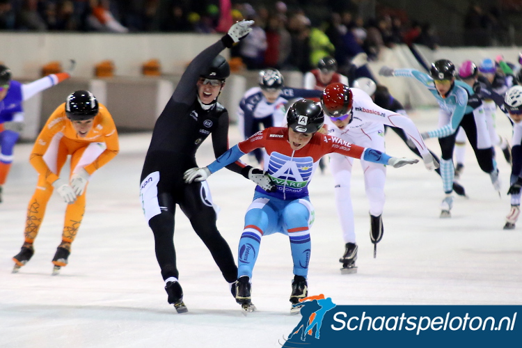 Ivanie Blondin en Irene Schouten wonen de twee voorgaande World Cups Mass-start. Komende winter staat de Mass-start bij vijf wereldbekerweekenden op het programma.