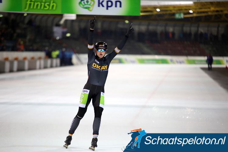 De voorlopig laatste schaatsmarathon van Assen is gewonnen door thuisrijder Frank Vreugdenhil (Okay Fashion & Jeans). 