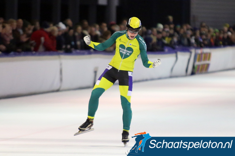 Rik Qualm (Groenehartsport.nl) ontsnapte in de finale uit een kopgroep van zes en soleerde naar de winst.