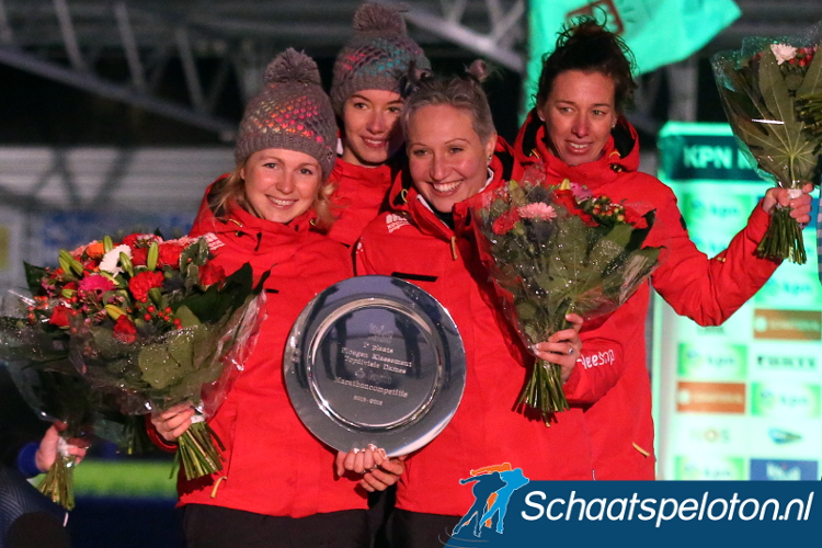 Athleteshop/Koopjesdrogisterij dat dit seizoen het ploegenklassement in de KPN Marathon Cup won gaat door met  Sharon Hendriks, Lisa van der Geest en Francesca Lollobrigida.