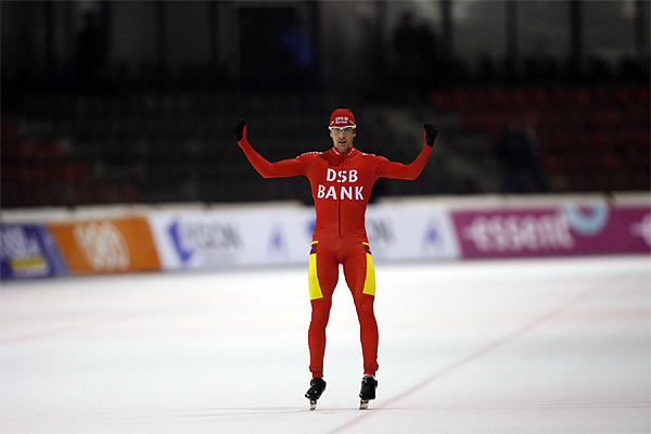 Shane Dobbin (DSB Bank) wint solo de tiende etappe in de Essent Cup.