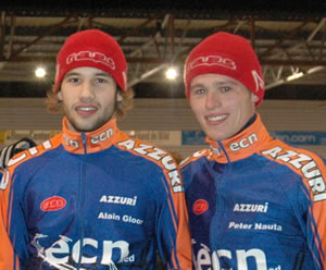De Zwitser Alain Gloor (links) en Bolswarder Peter Nauta (rechts) hebben hun contract met het ECN Azzuri Raps Team verlengd.