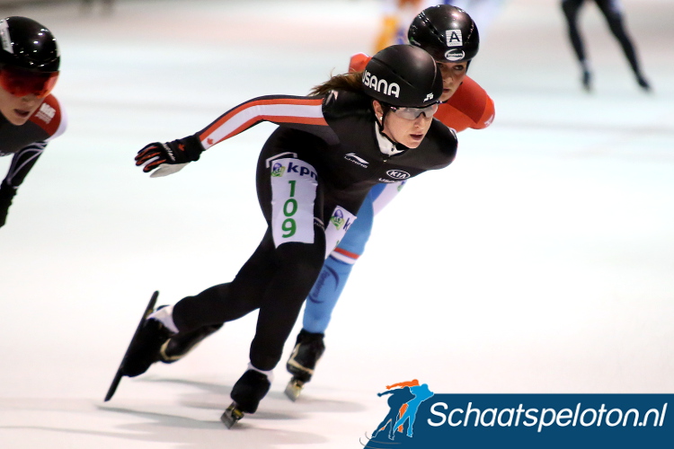 Ivanie Blondin won de eerste mass-start tijdens wereldbeker in Harbin.