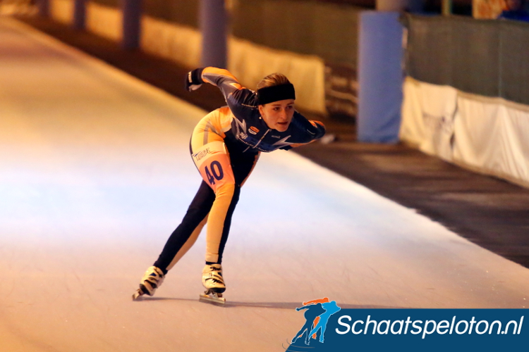 Jennienke Kamphuis eerder dit seizoen in actie tijdens de eerste Regiotopmarathon die ze won. 