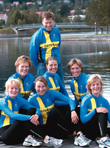 Dit seizoen rijden de dames van het Team Borst in de Zweedse kleuren van hun nieuwe sponsor, de stad Östersund, rond.