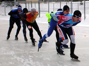  Peter Doucet aan de leiding van een groep tijdens de eerste wedstrijd in de MSI Series in Quebec City.