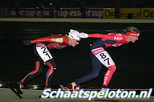 Mireille Reitsma (BTN de Haas/Landjuweel) en Elma de Vries (DSB) in de aanval.