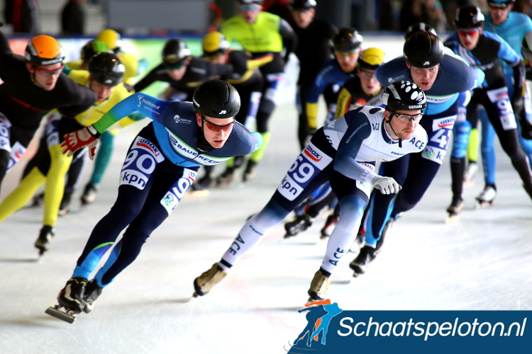 Ruud van Egmond (Bauerfeind, li.) en Gerard Nijgh (ACE, re.) hebben zich beiden geplaatst voor het NK marathonschaatsen bij de Heren Senioren. Tijdens het kampioenschap krijgen ze ieder gezelschap van twee ploeggenoten.