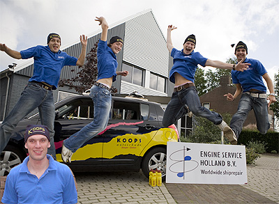 Schaatsploeg Noord Nederland.nl. Op de foto v.l.n.r.: Theo Trul, Frank Posthumus, Roelof Koops en Wessel van Loon.        Inzet: Michiel van Goor. 