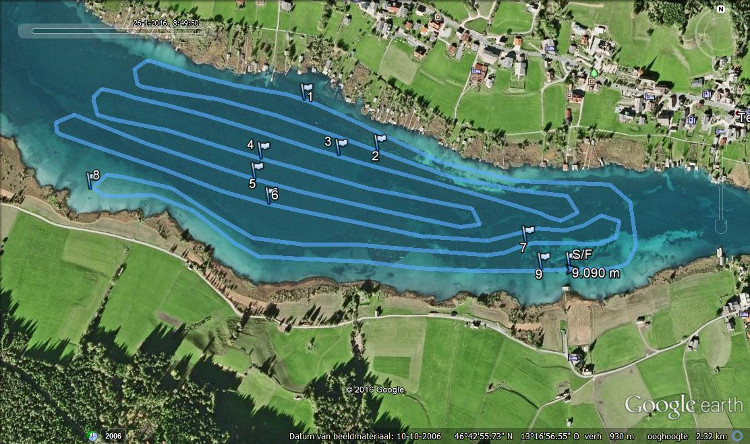 Op westelijke deel van de Weissensee, bekend als het kleine meer, is een parkoers van 9,1 kilometer uitgezet dat 22 keer gerond moet worden. 