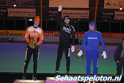 Kurt Wubben (2e, TNT Express, links), eindwinnaar Cedric Michaud (Nefit HR Ketels, midden) en de verrassende nummer drie Sjoerd Huisman (Buderus) op het eindpodium van de Essent Driedaagse.